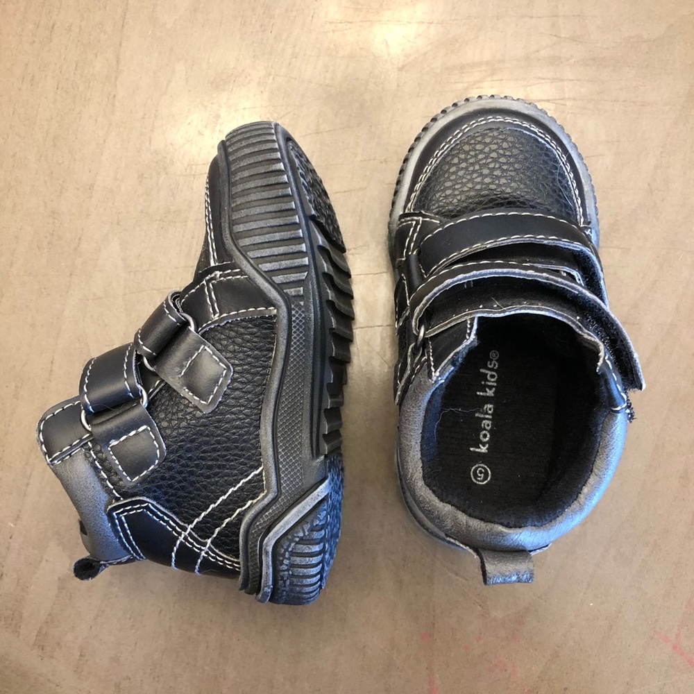 Koala Kids black boots